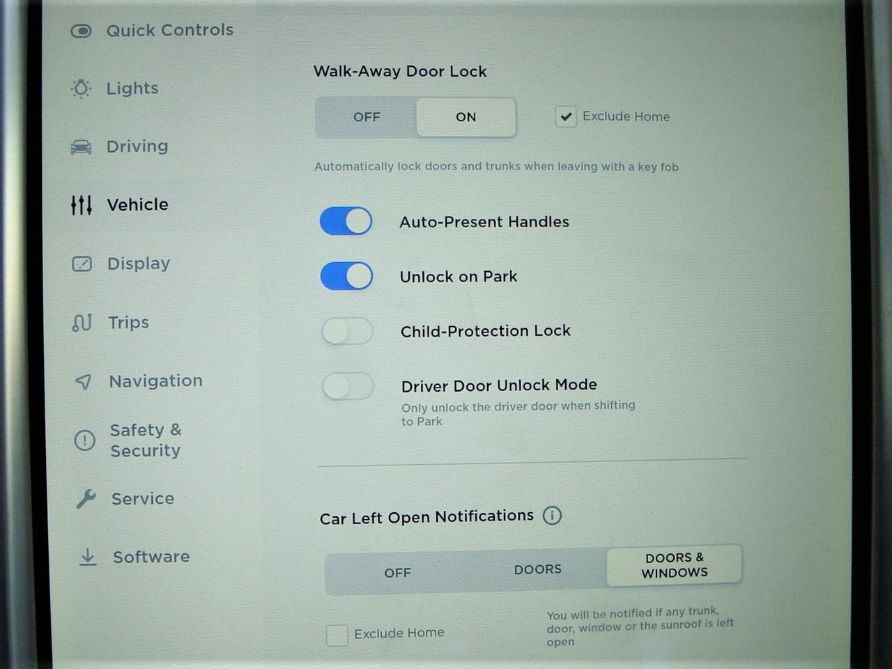 2013 Tesla Model S 85 RWD 5 PASSENGER Photo