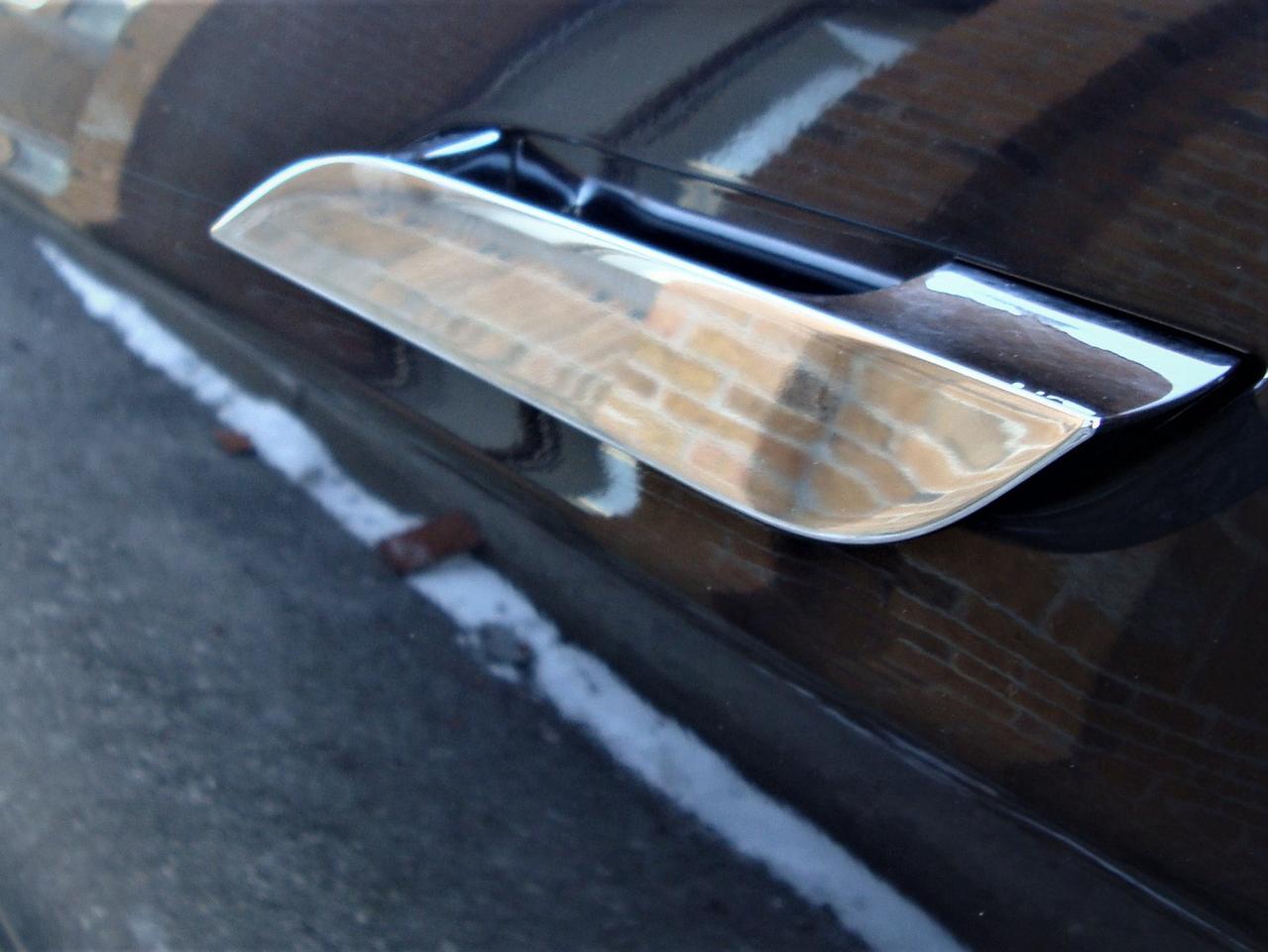 2013 Tesla Model S 85 RWD 5 PASSENGER Photo