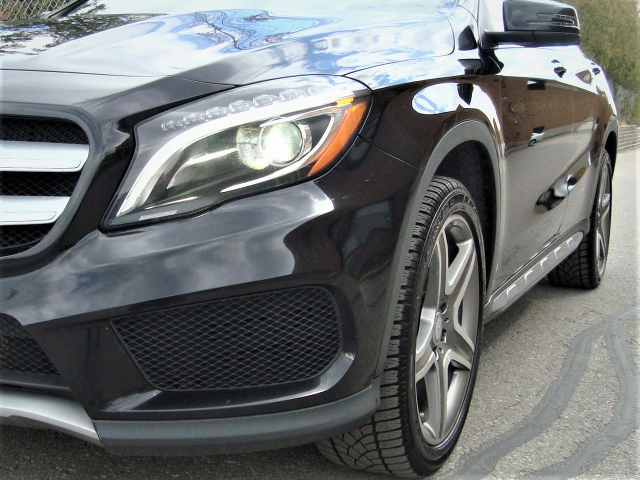 2017 Mercedes-Benz GLA250 4MATIC SPORT Photo3