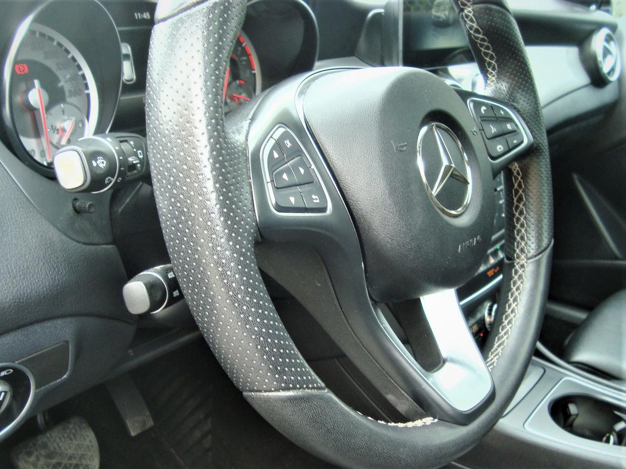 2017 Mercedes-Benz GLA250 4MATIC SPORT Photo