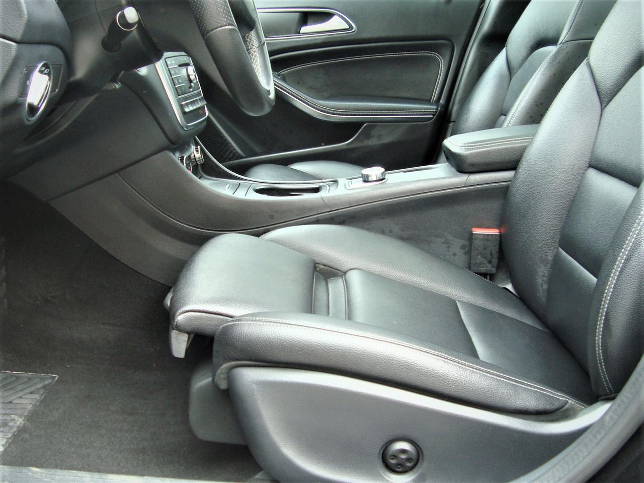 2017 Mercedes-Benz GLA250 4MATIC SPORT Photo