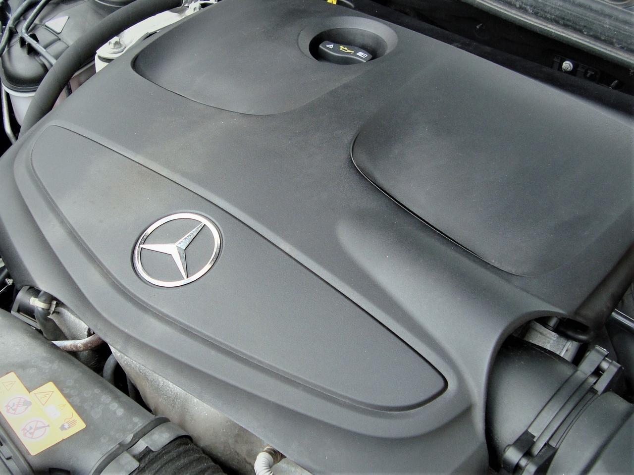 2017 Mercedes-Benz GLA250 4MATIC SPORT Photo
