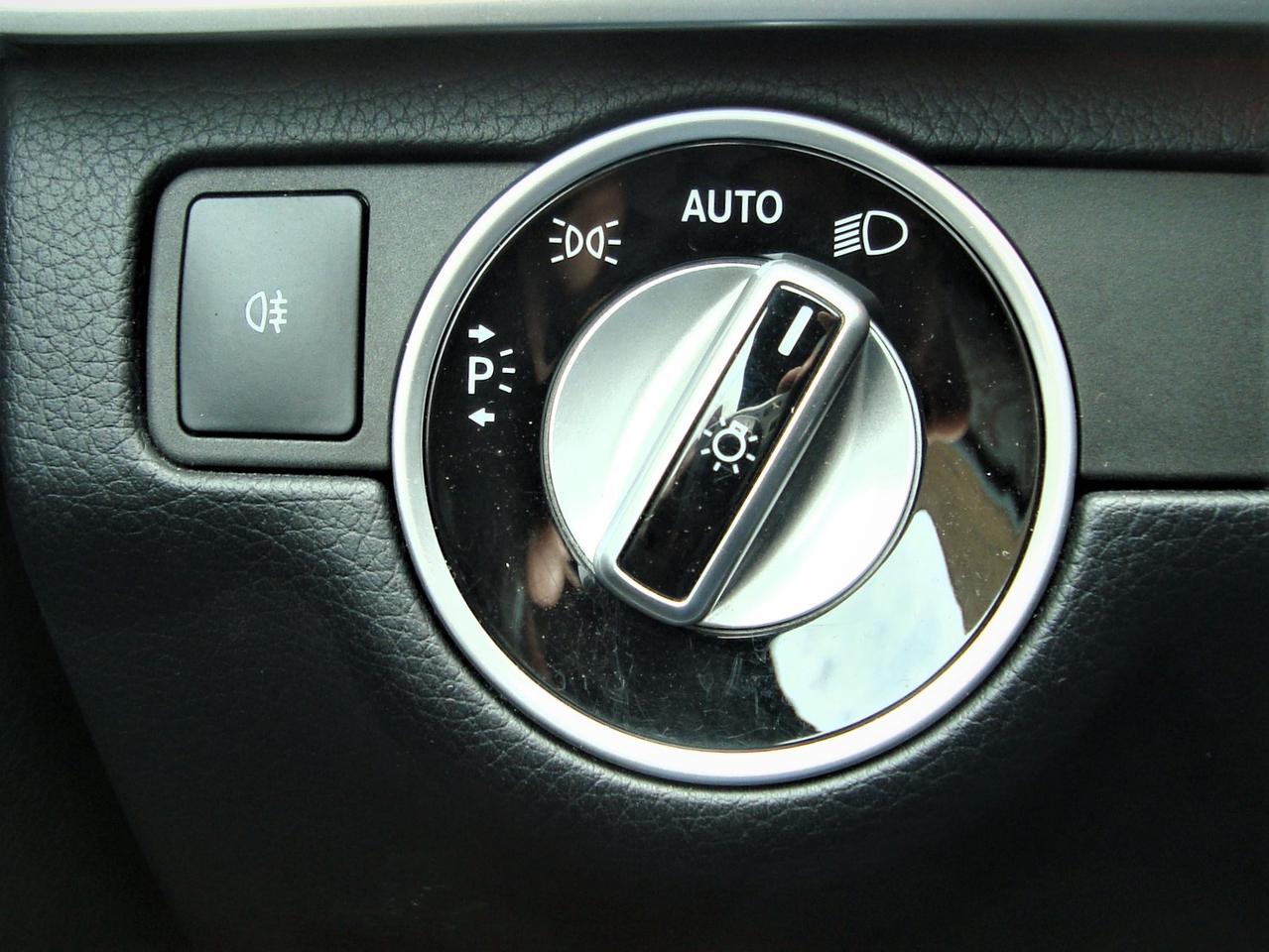 2014 Mercedes-Benz E350 4MATIC PREMIUM | ONLY 77K | 1 OWNER | CARFAX CLEAN Photo