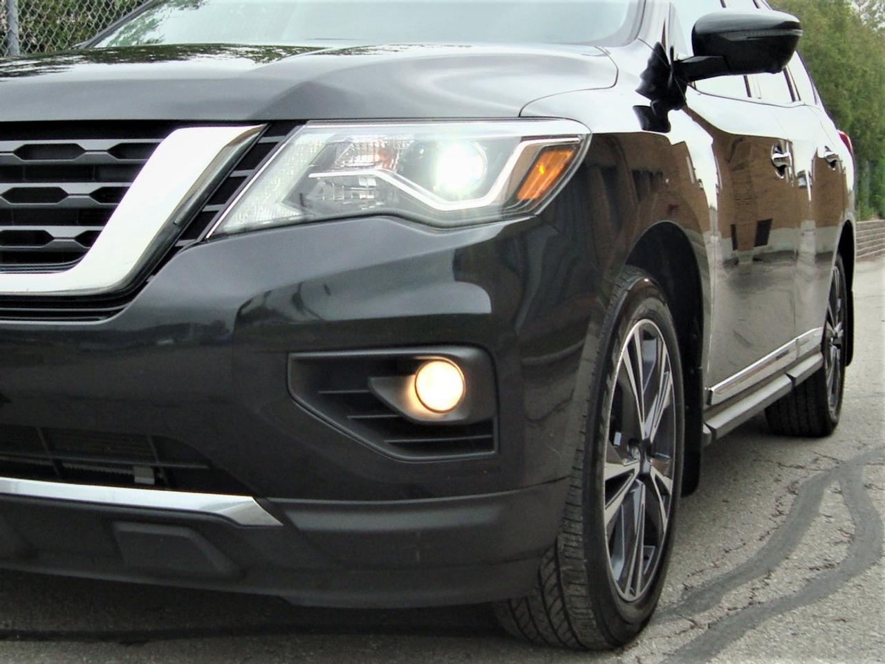 2017 Nissan Pathfinder Platinum 4WD Photo