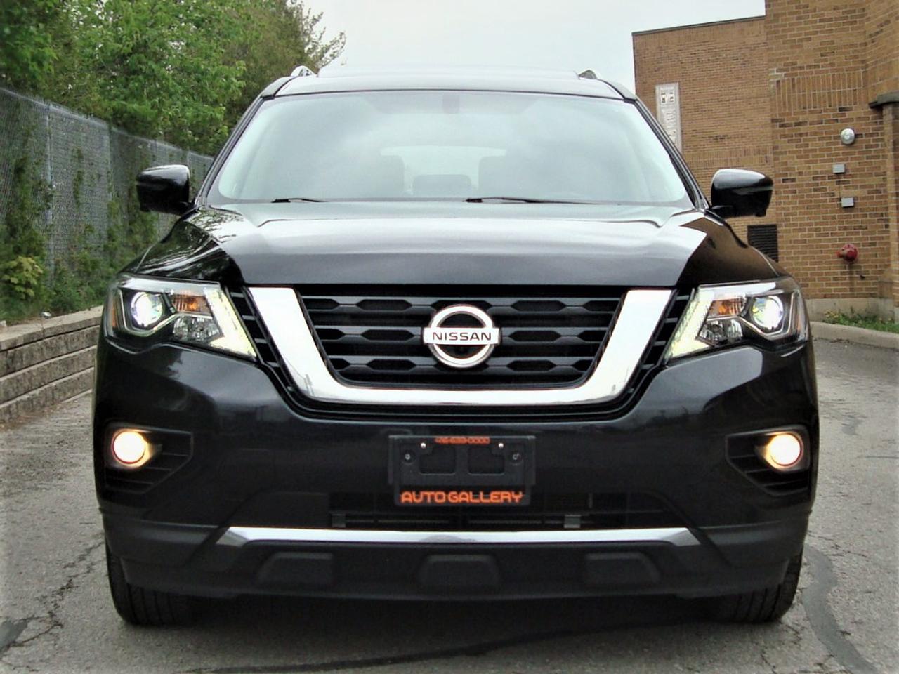 2017 Nissan Pathfinder Platinum 4WD Photo
