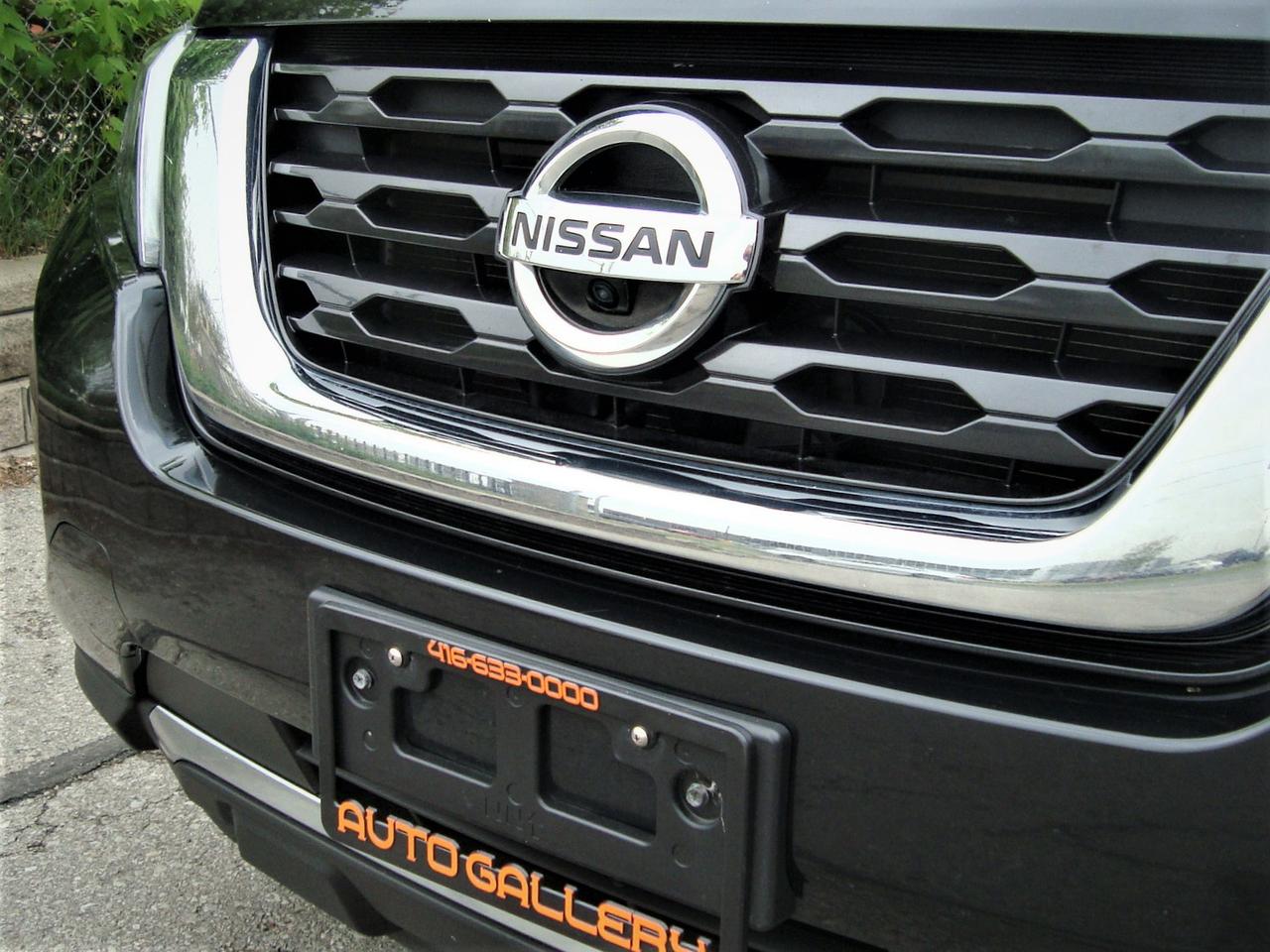 2017 Nissan Pathfinder Platinum 4WD Photo