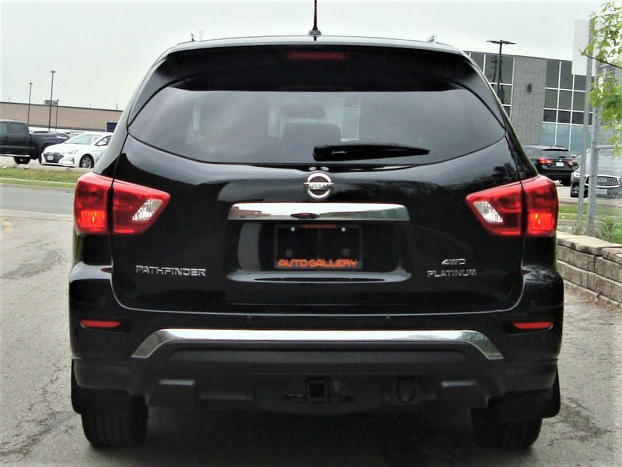2017 Nissan Pathfinder Platinum 4WD Photo