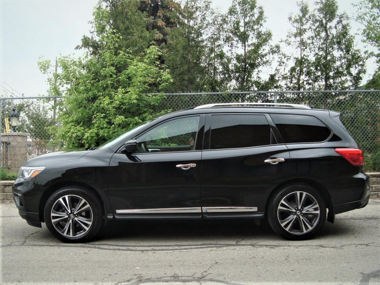 2017 Nissan Pathfinder Platinum 4WD Photo