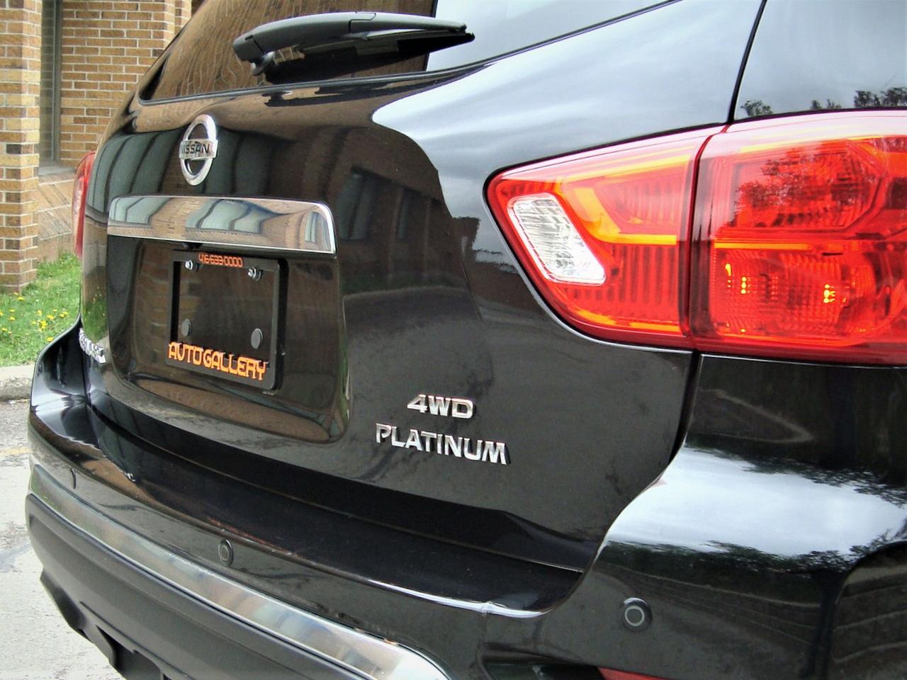 2017 Nissan Pathfinder Platinum 4WD Photo