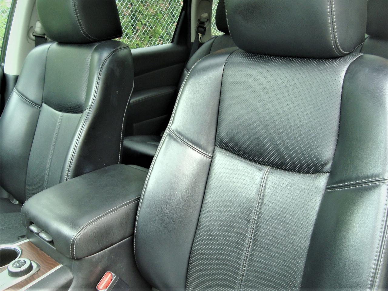 2017 Nissan Pathfinder Platinum 4WD Photo