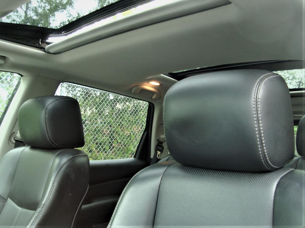 2017 Nissan Pathfinder Platinum 4WD Photo