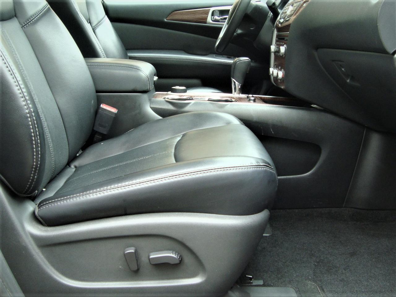 2017 Nissan Pathfinder Platinum 4WD Photo