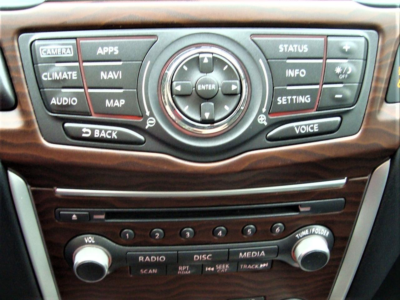 2017 Nissan Pathfinder Platinum 4WD Photo