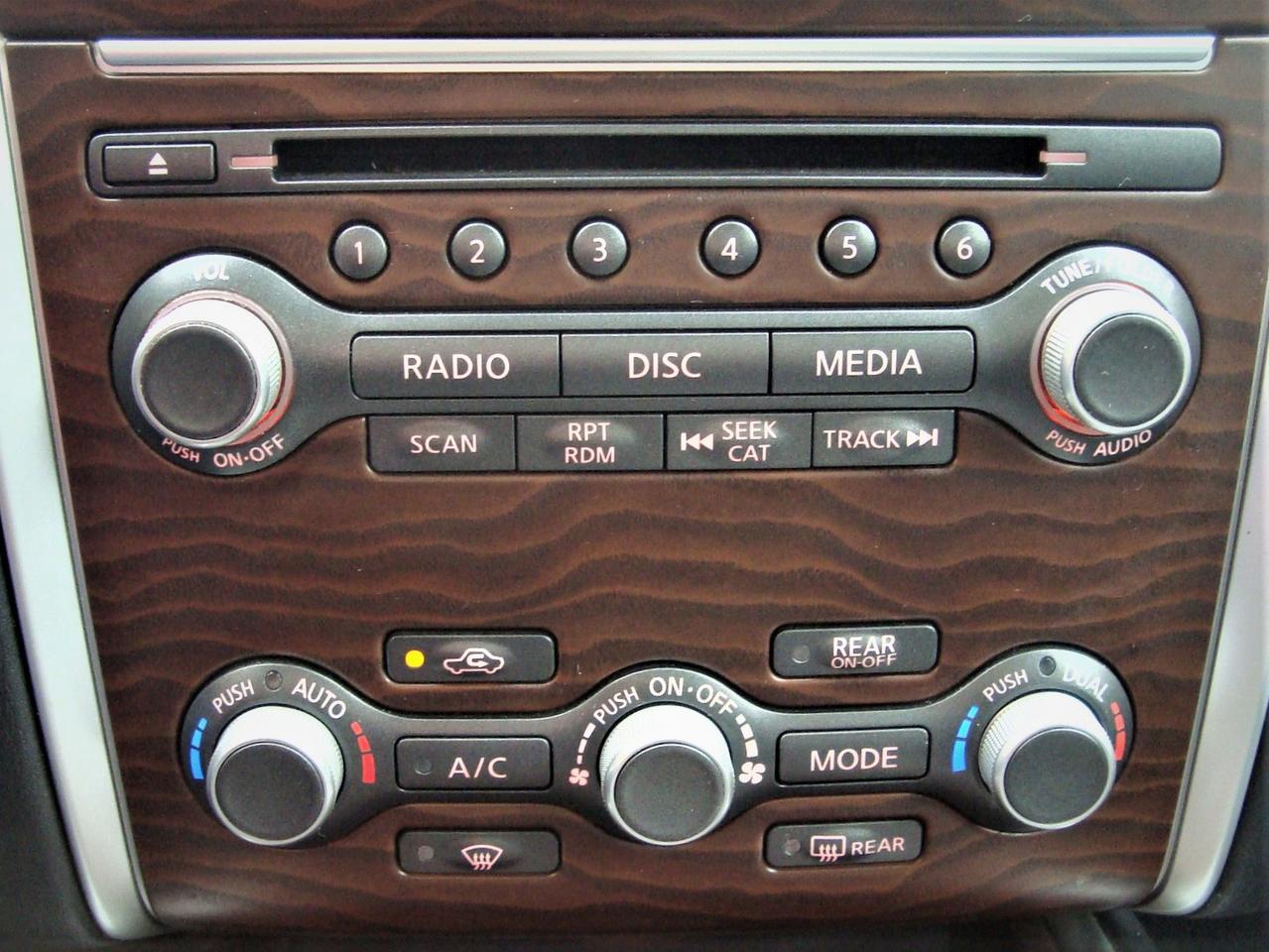 2017 Nissan Pathfinder Platinum 4WD Photo