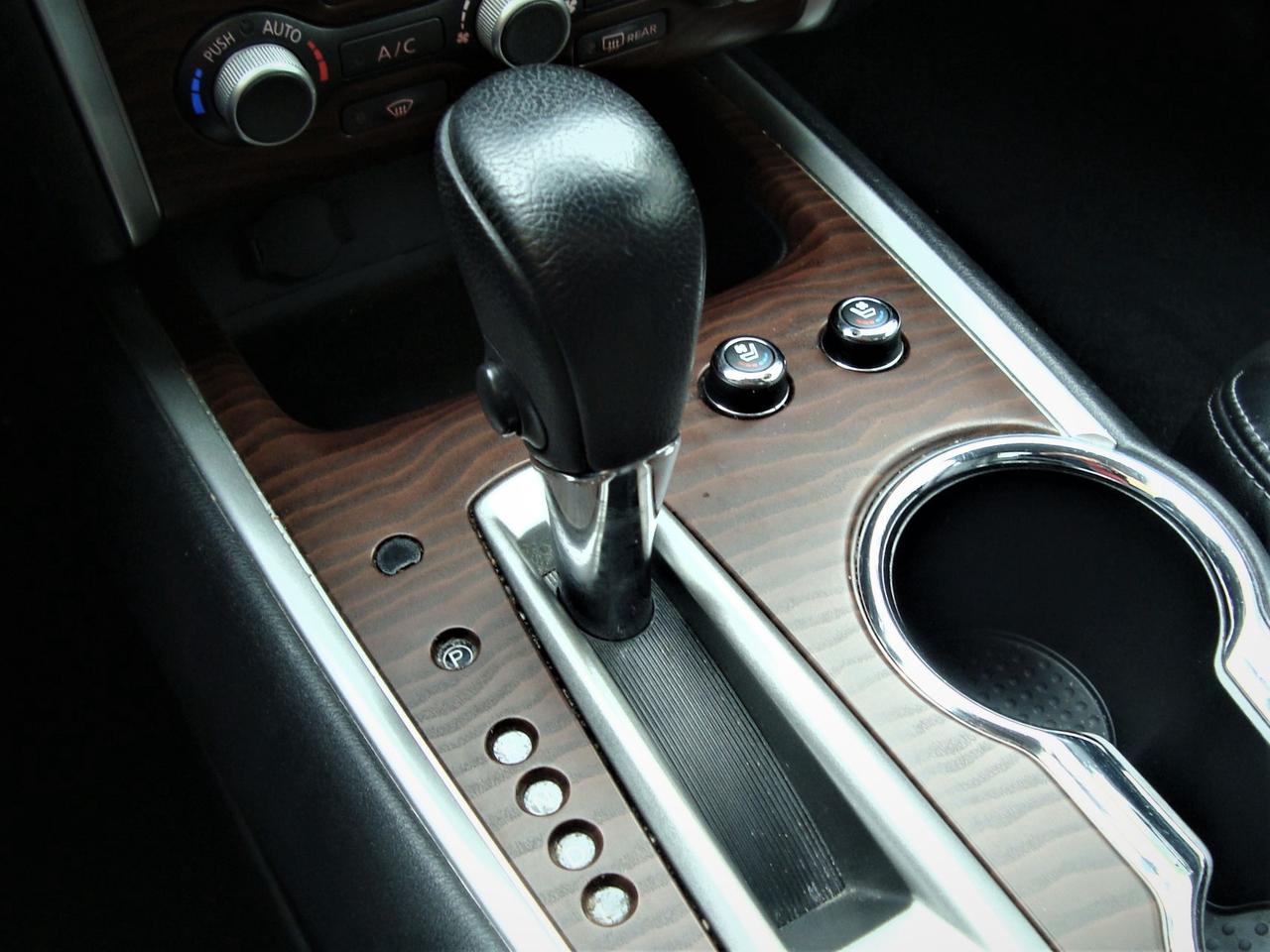 2017 Nissan Pathfinder Platinum 4WD Photo