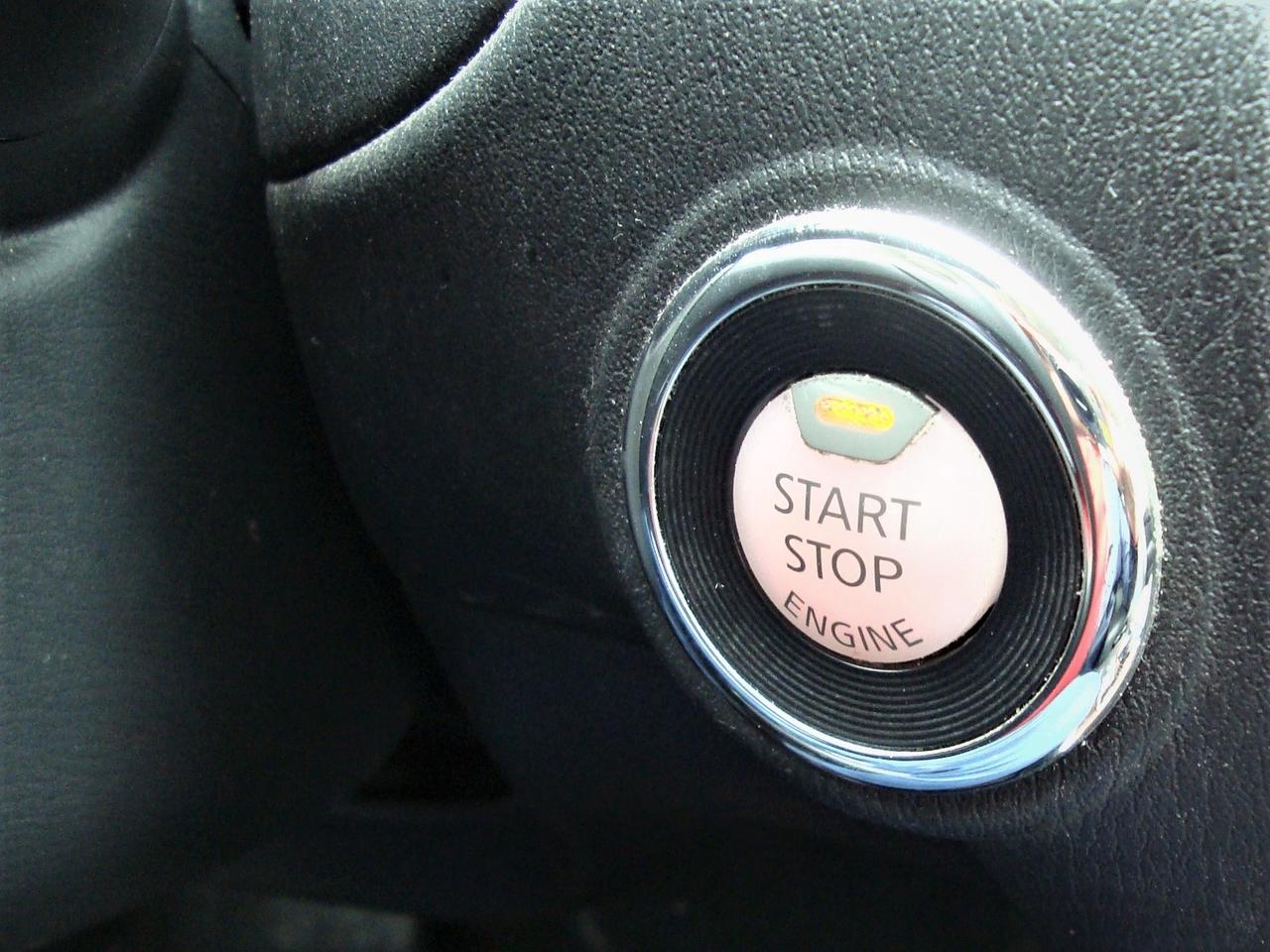 2017 Nissan Pathfinder Platinum 4WD Photo