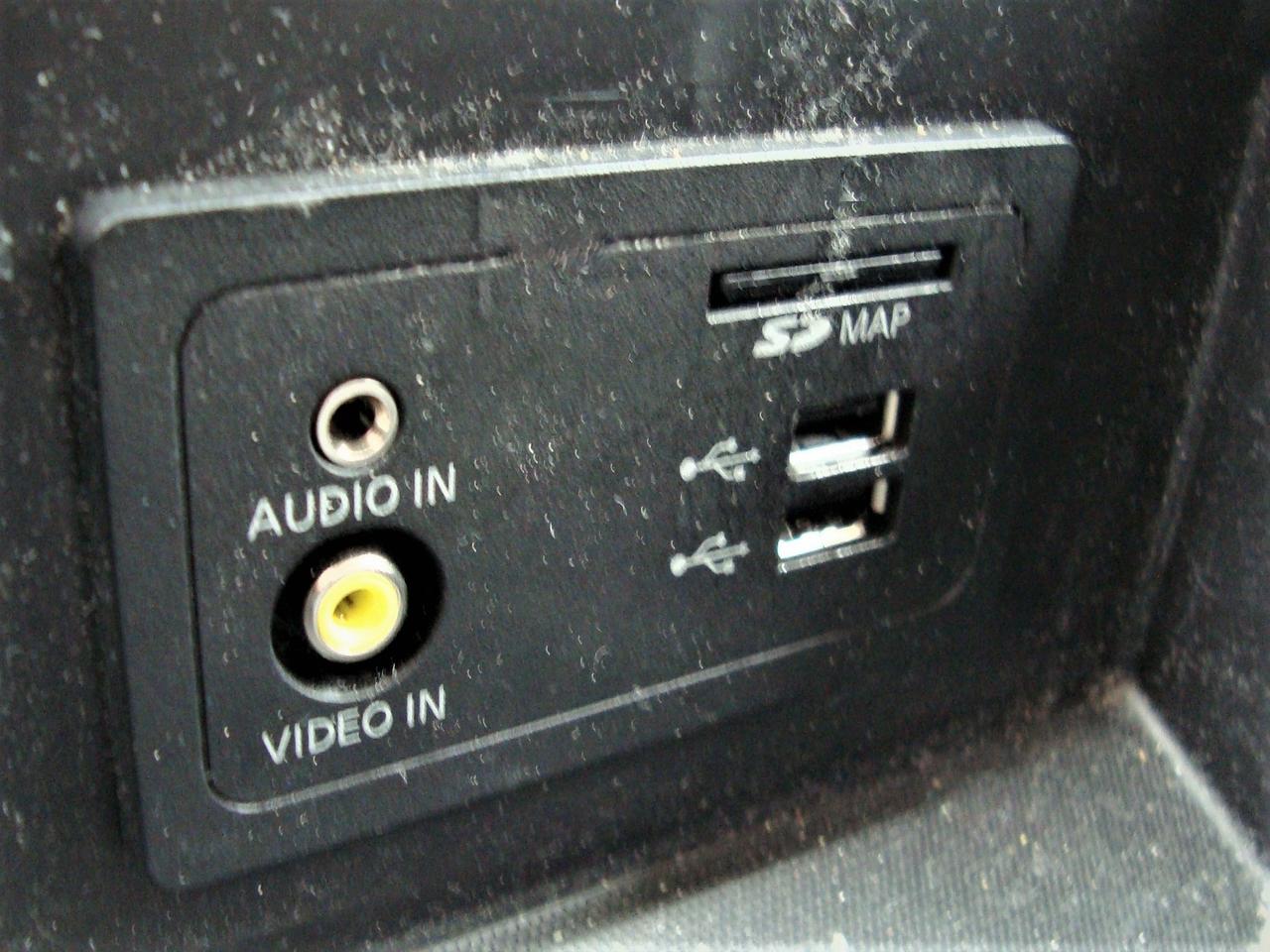 2017 Nissan Pathfinder Platinum 4WD Photo