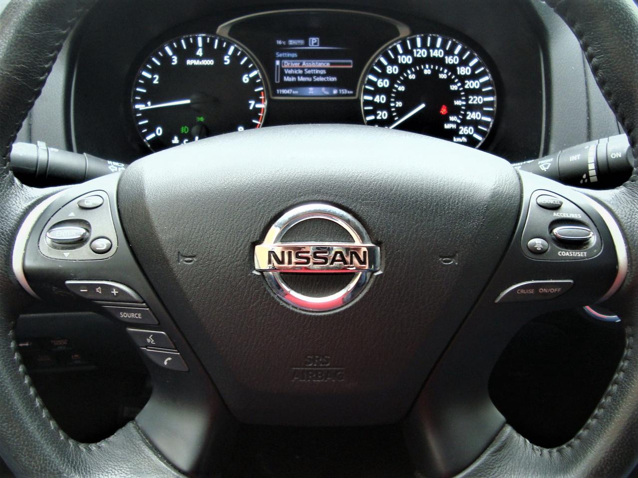 2017 Nissan Pathfinder Platinum 4WD Photo