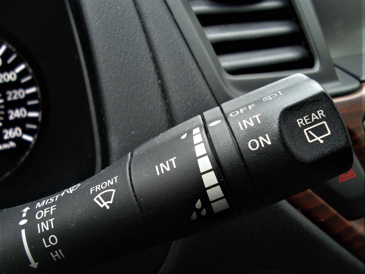 2017 Nissan Pathfinder Platinum 4WD Photo