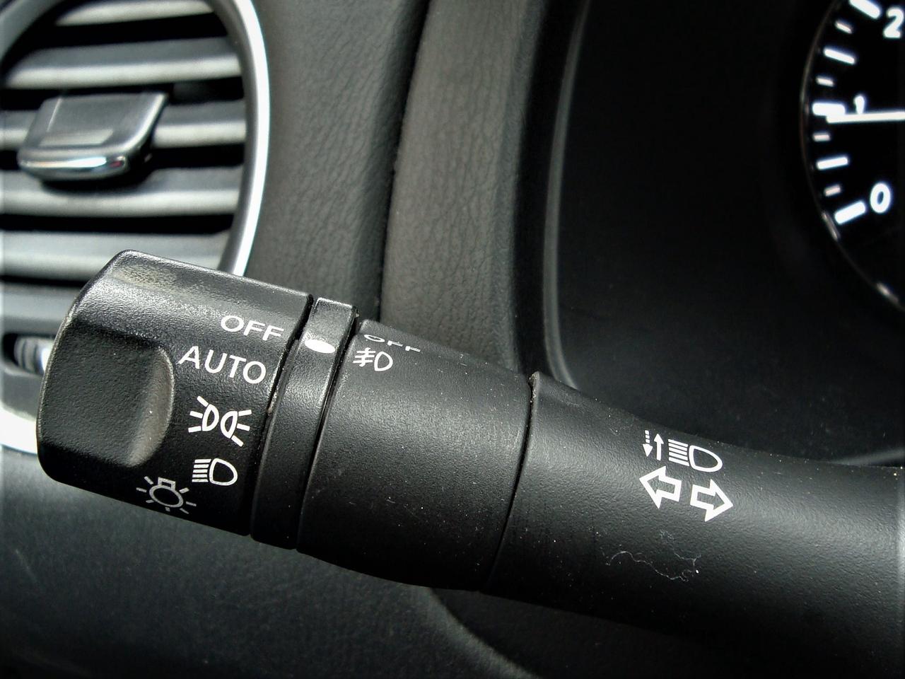 2017 Nissan Pathfinder Platinum 4WD Photo