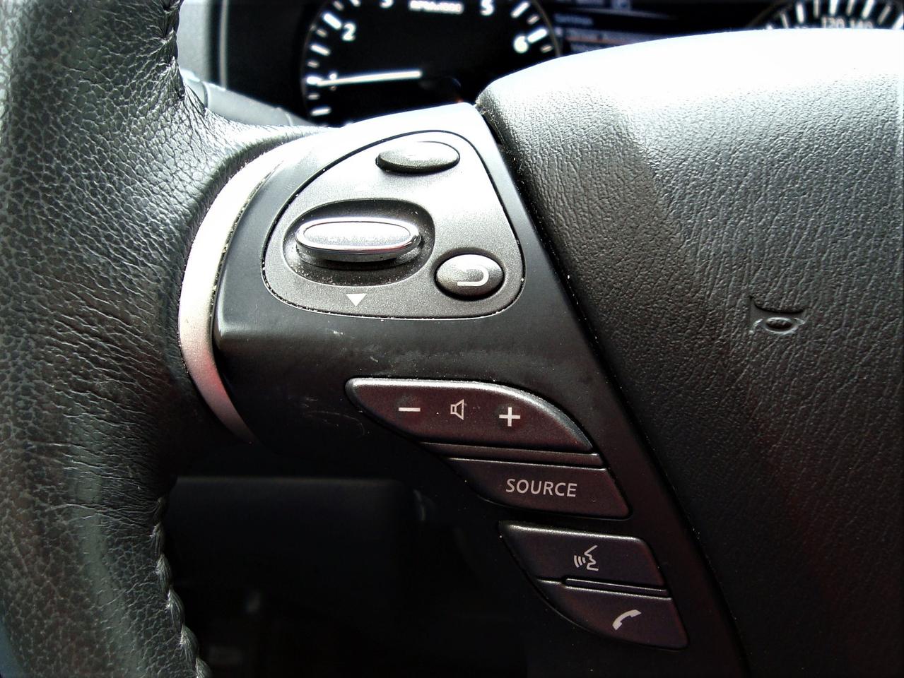 2017 Nissan Pathfinder Platinum 4WD Photo