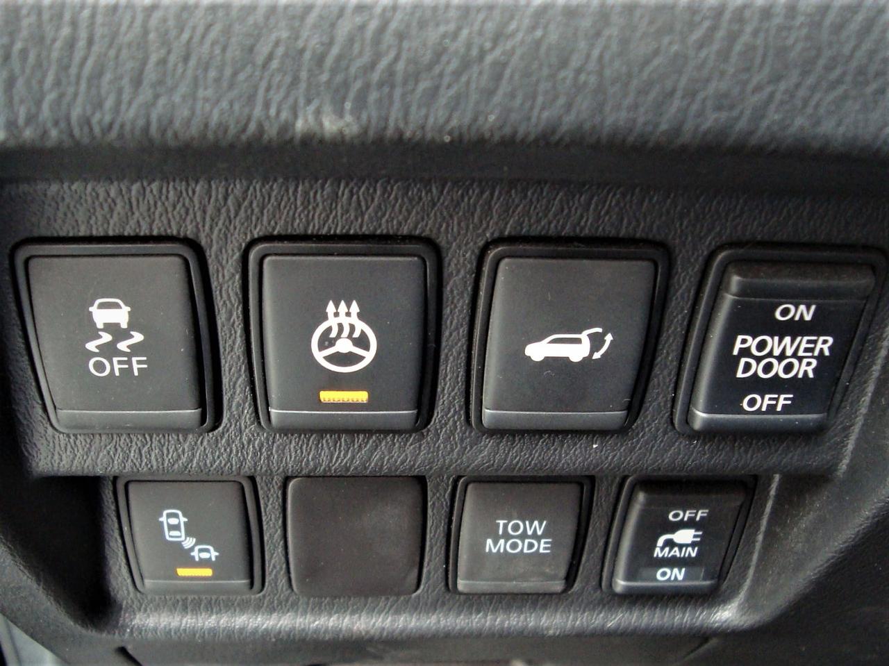 2017 Nissan Pathfinder Platinum 4WD Photo