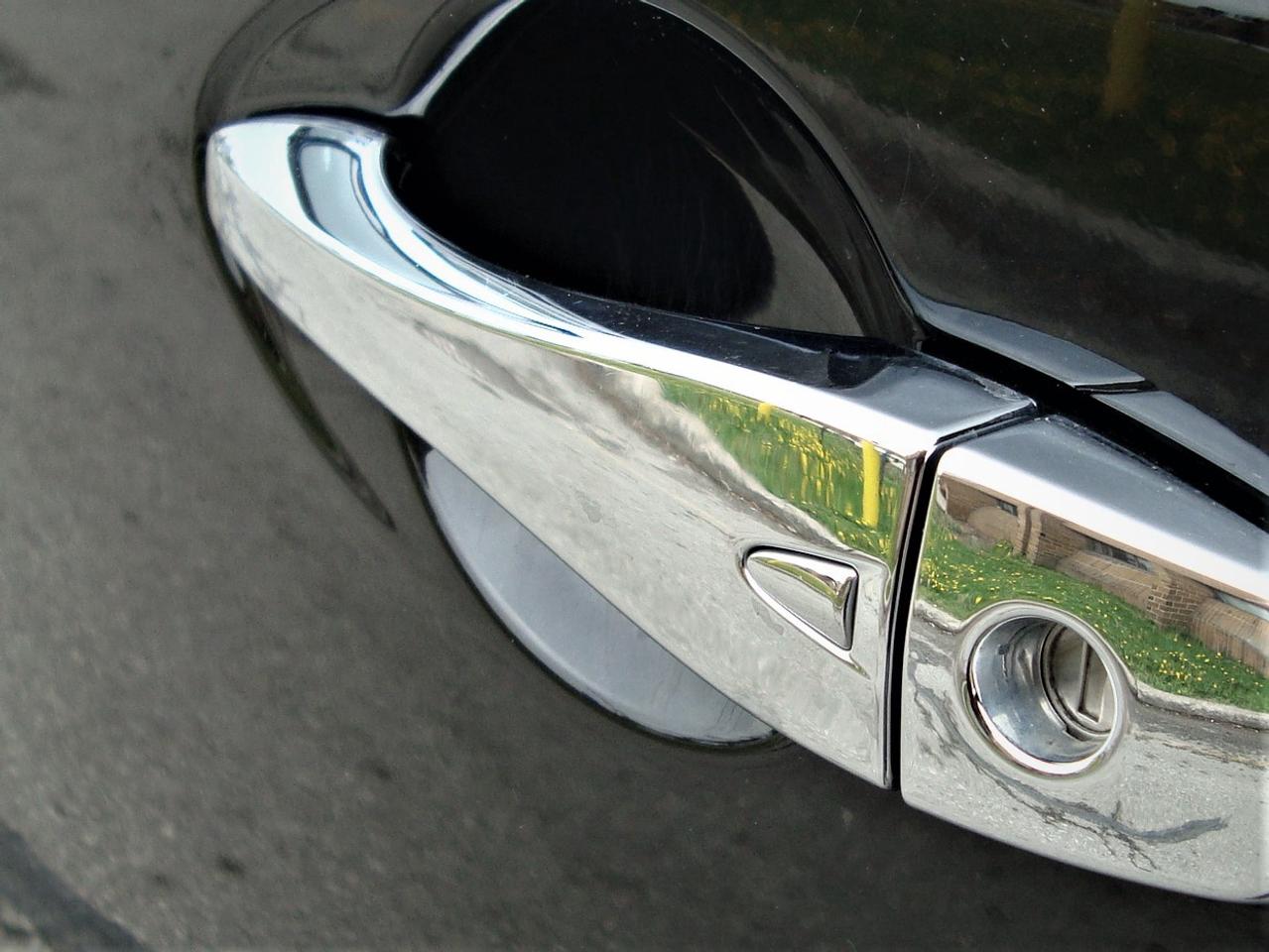 2017 Nissan Pathfinder Platinum 4WD Photo