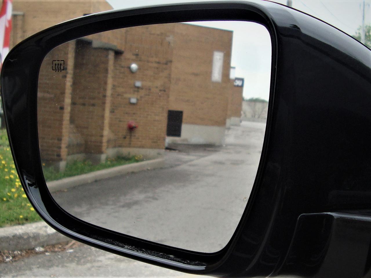 2017 Nissan Pathfinder Platinum 4WD Photo