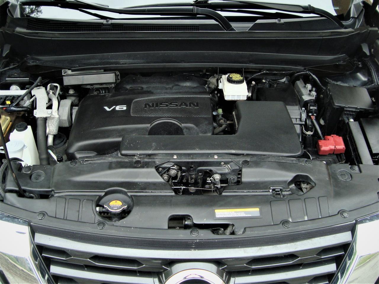 2017 Nissan Pathfinder Platinum 4WD Photo
