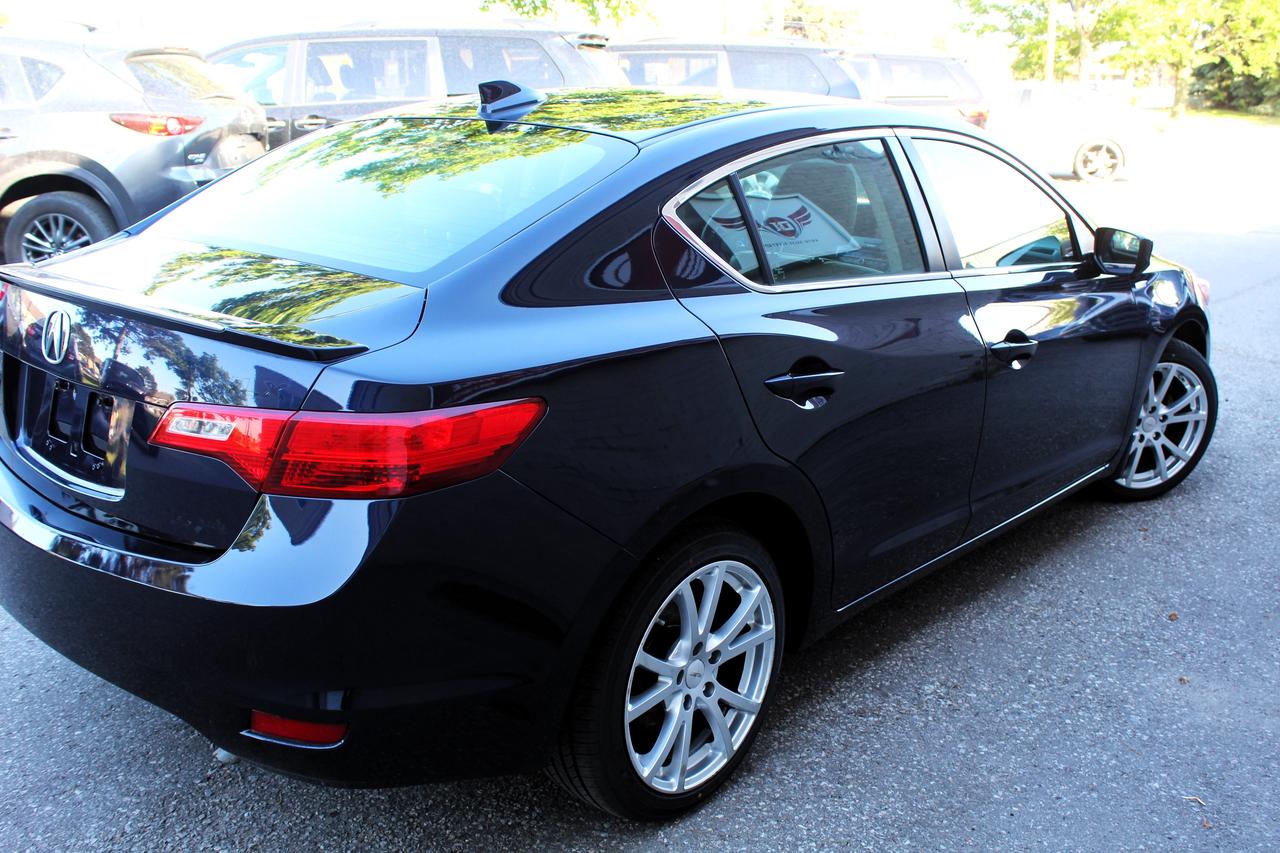 2013 Acura ILX Hybrid Photo4