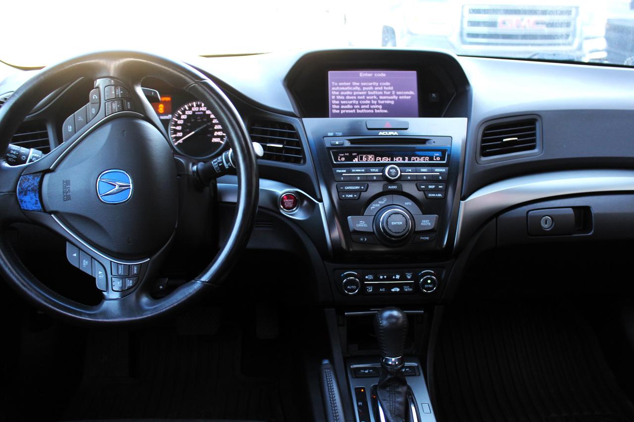 2013 Acura ILX Hybrid Photo