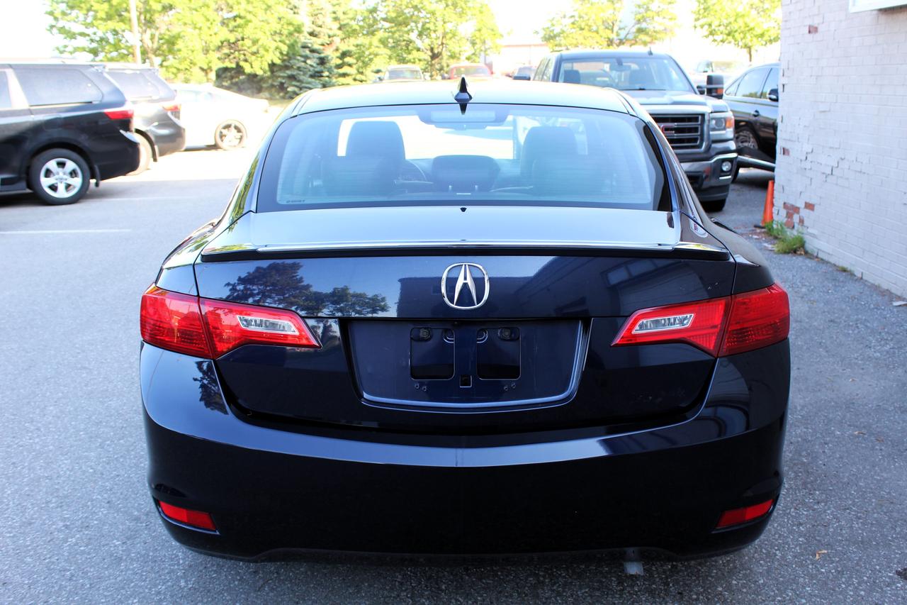 2013 Acura ILX Hybrid Photo