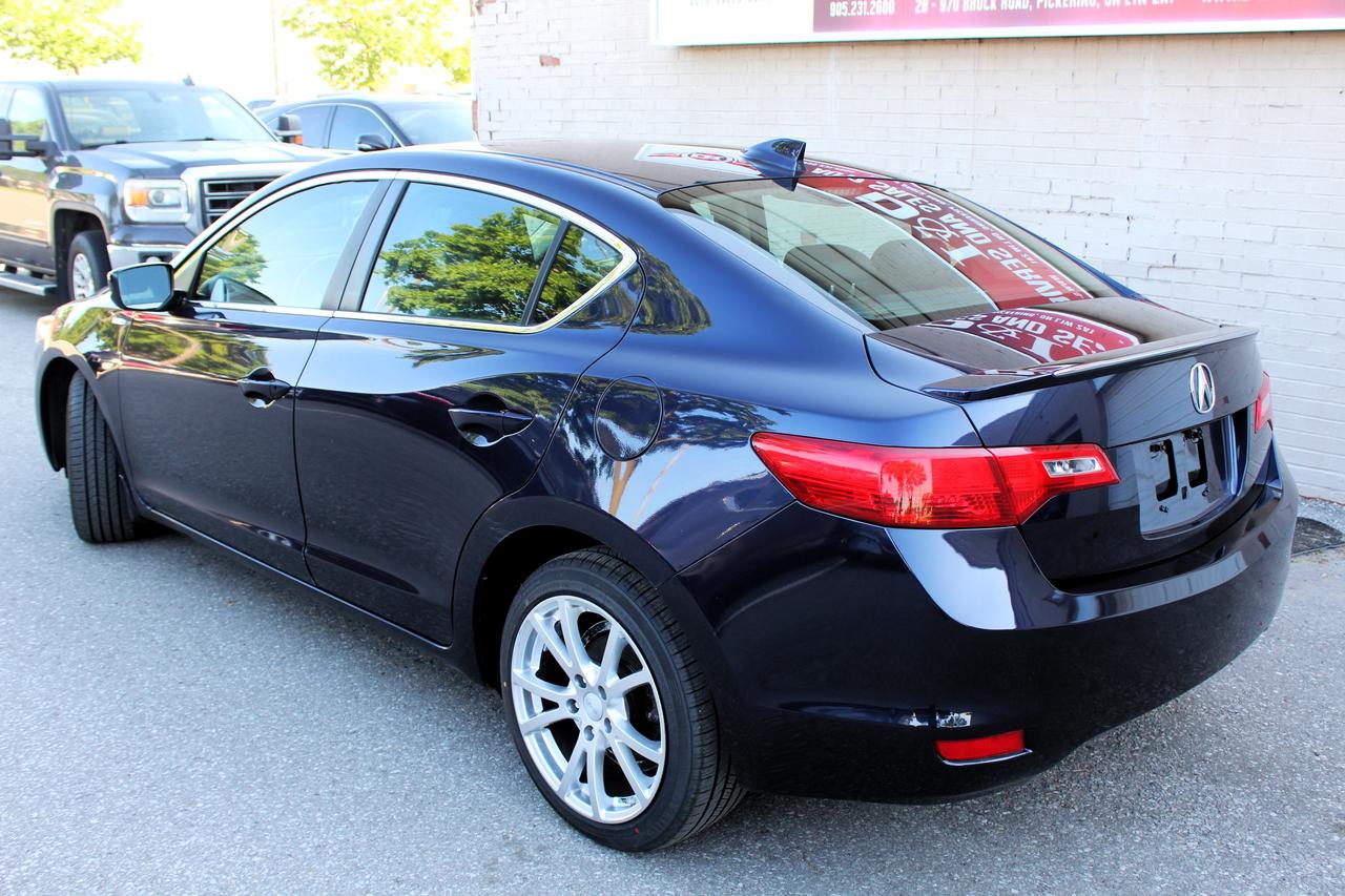 2013 Acura ILX Hybrid Photo