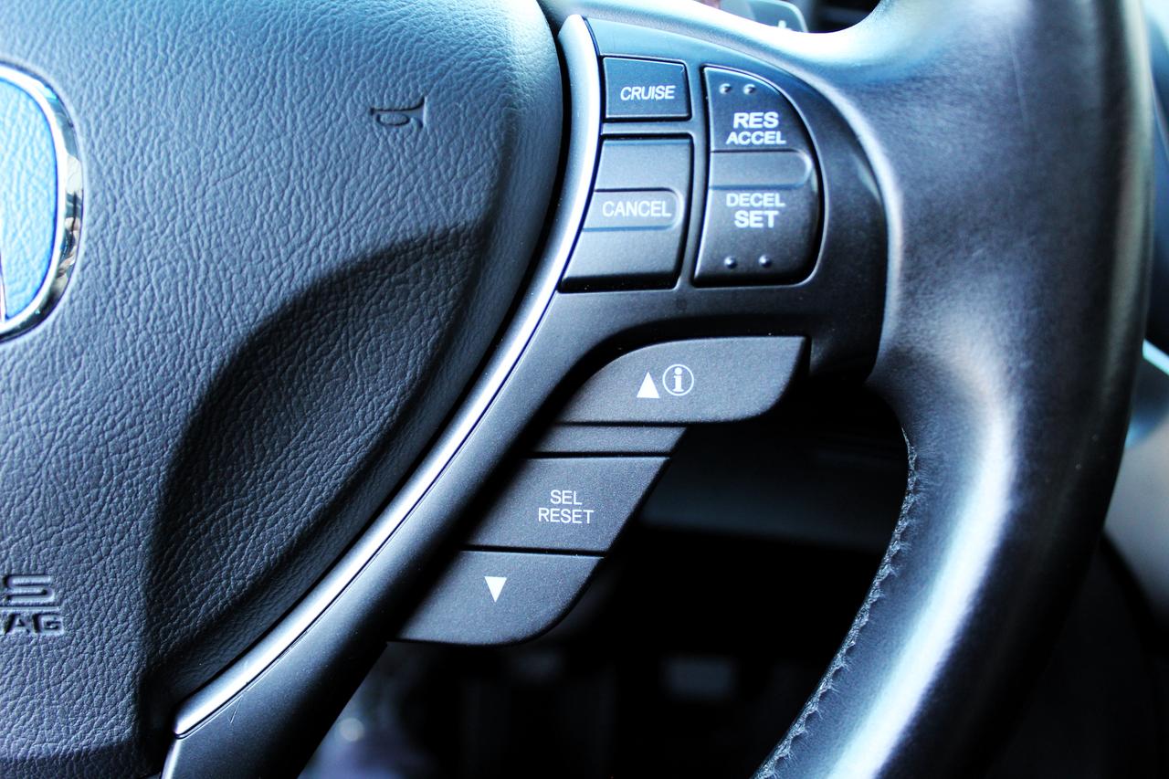 2013 Acura ILX Hybrid Photo