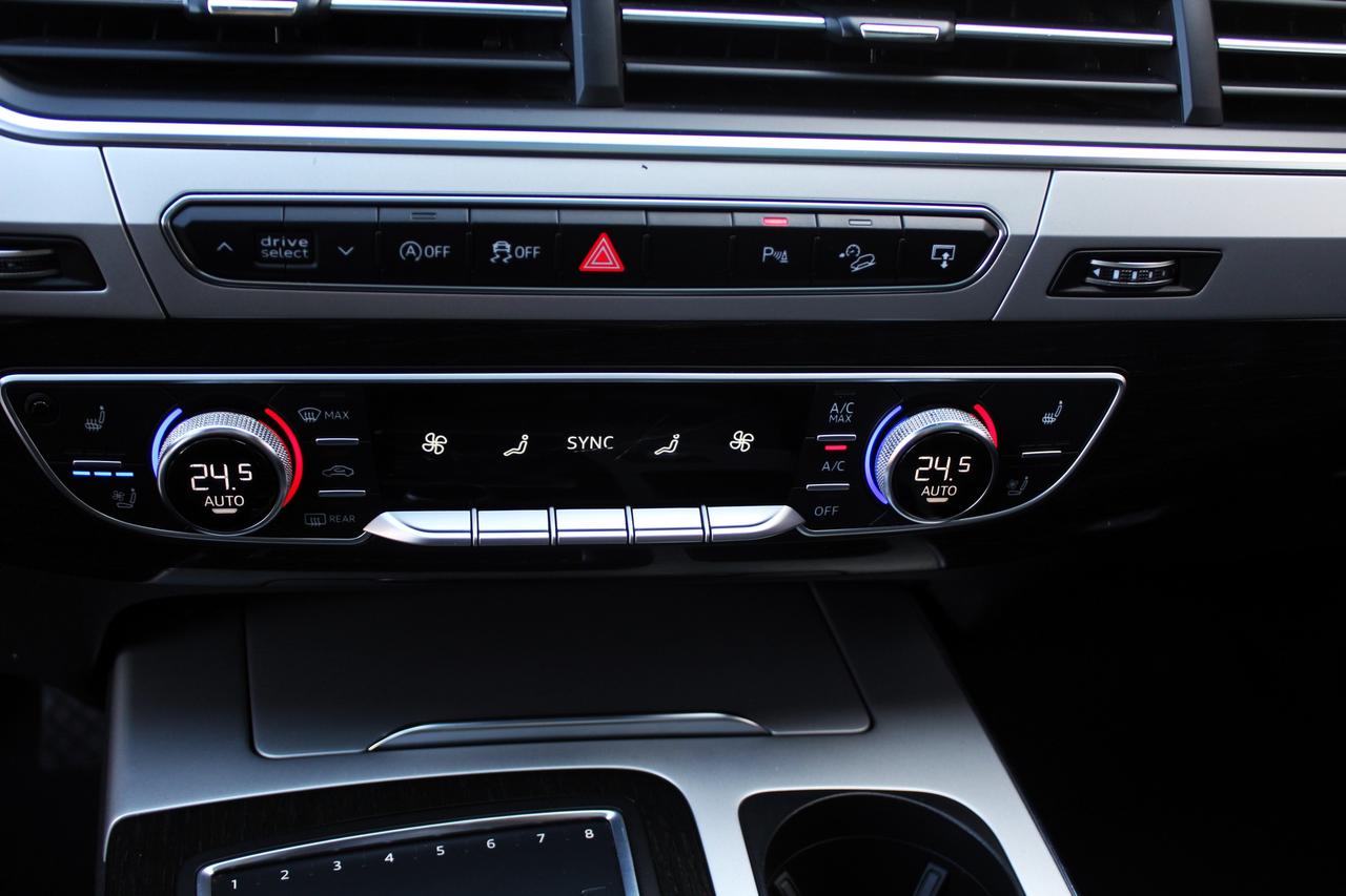 2017 Audi Q7 Progressiv S-Line Photo