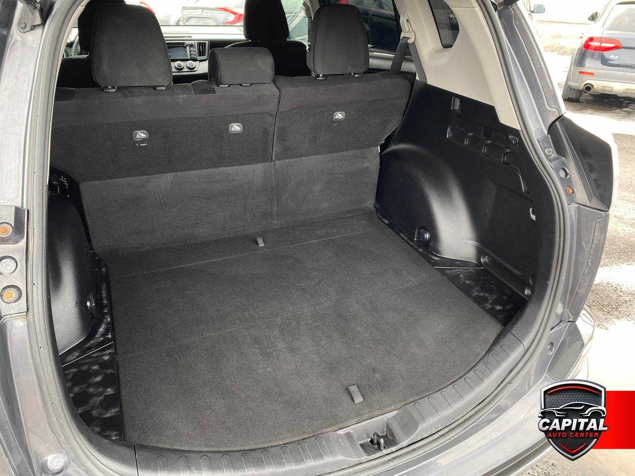 2018 Toyota RAV4 LE Photo