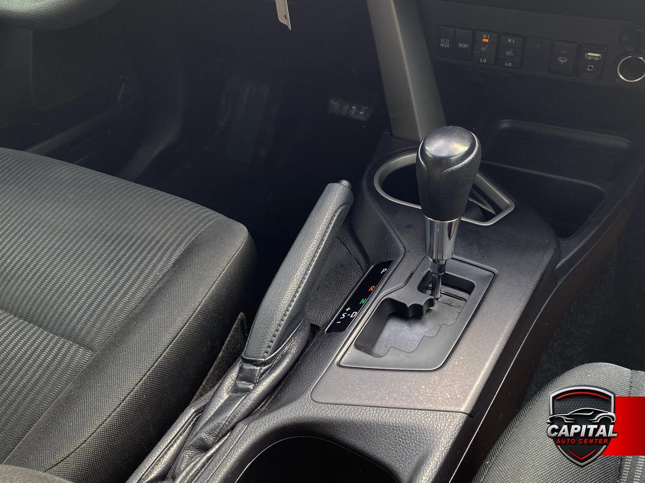 2018 Toyota RAV4 LE Photo