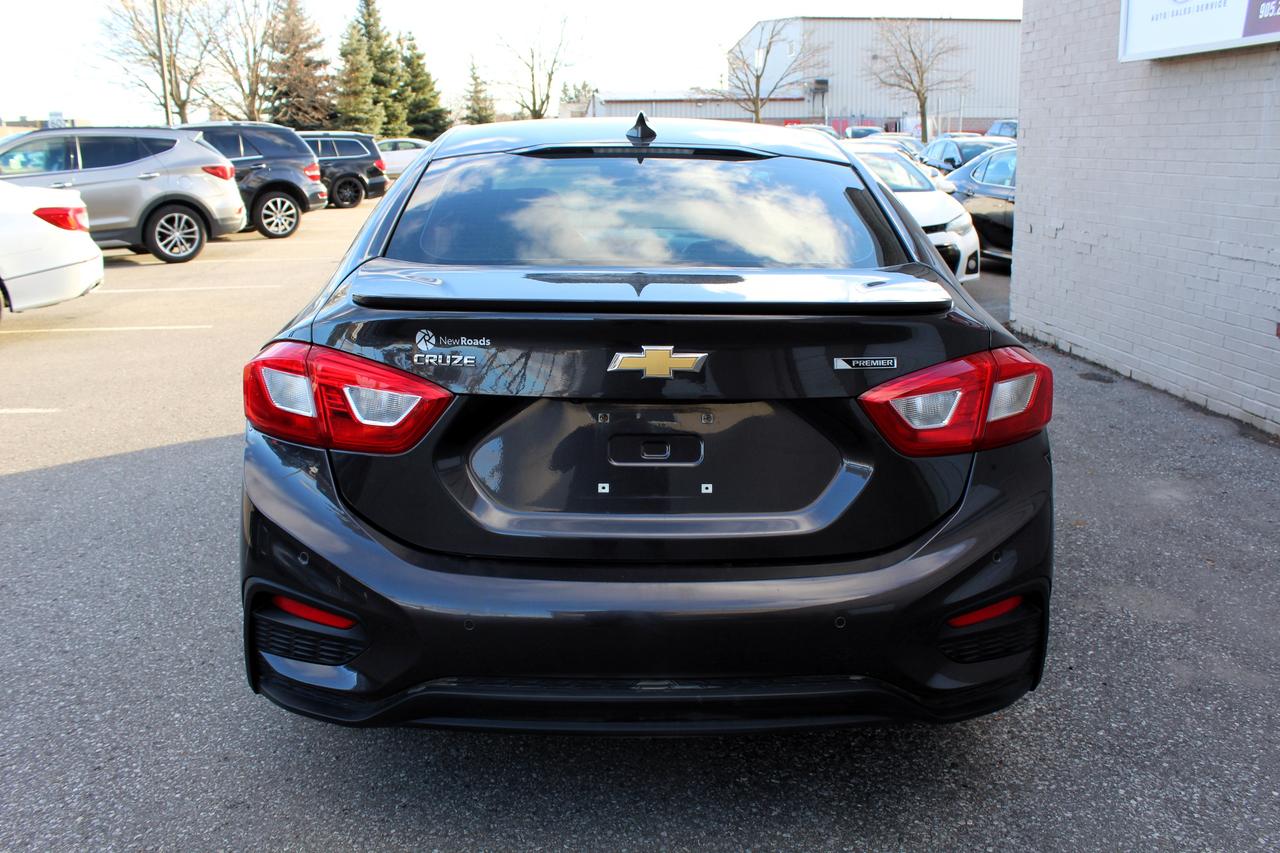 2017 Chevrolet Cruze Premier Photo