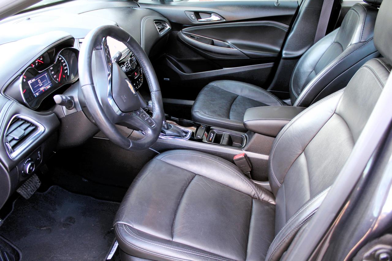 2017 Chevrolet Cruze Premier Photo