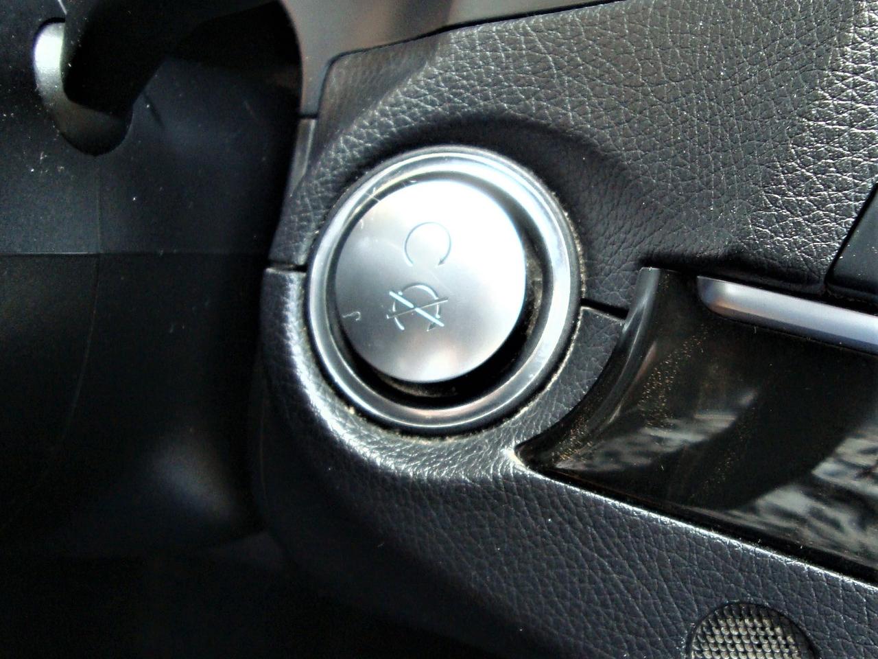 2014 Mercedes-Benz E350 4MATIC Coupe Photo