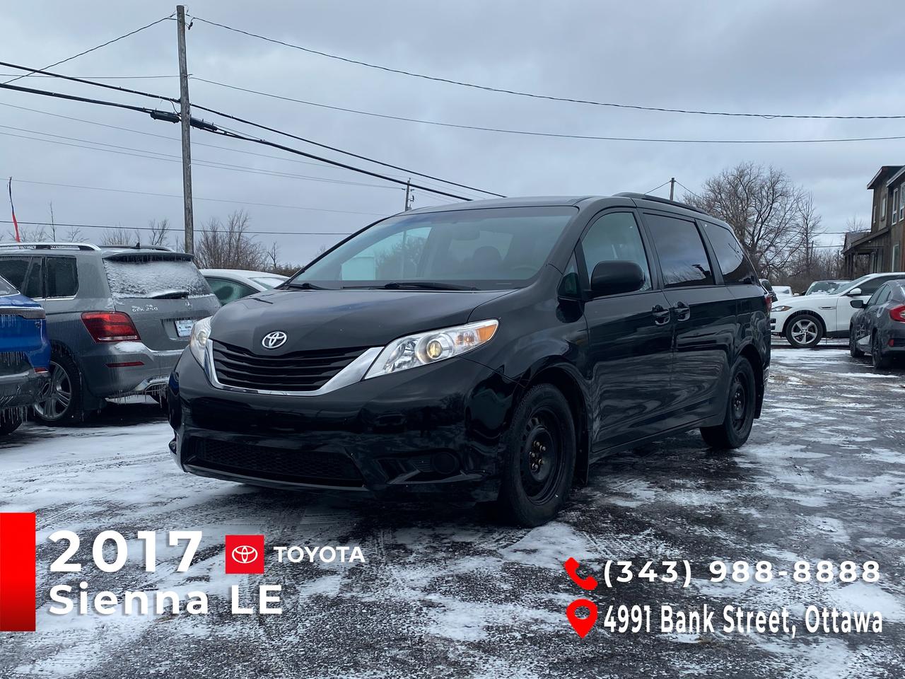 2017 Toyota Sienna LE Photo