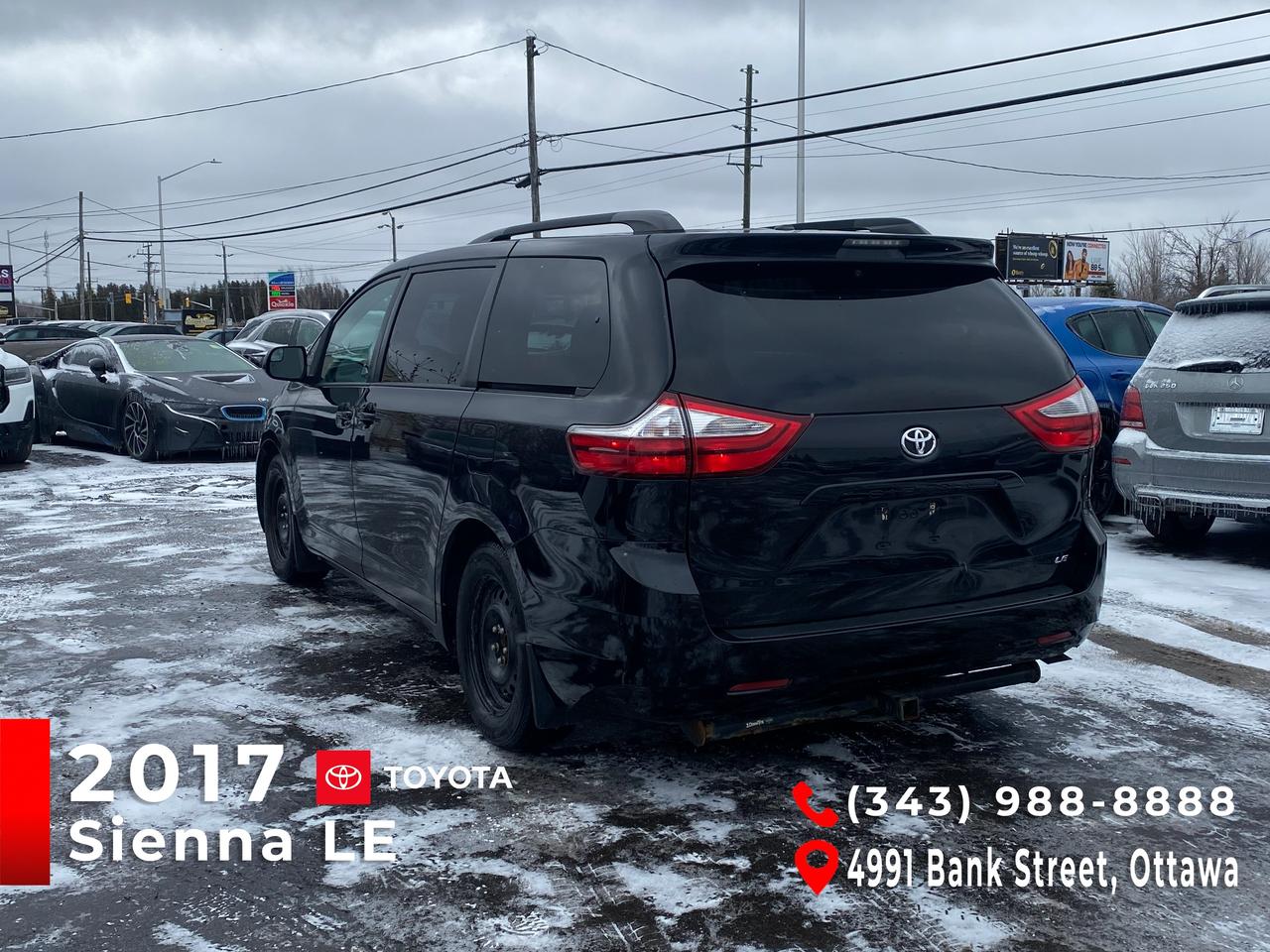 2017 Toyota Sienna LE Photo