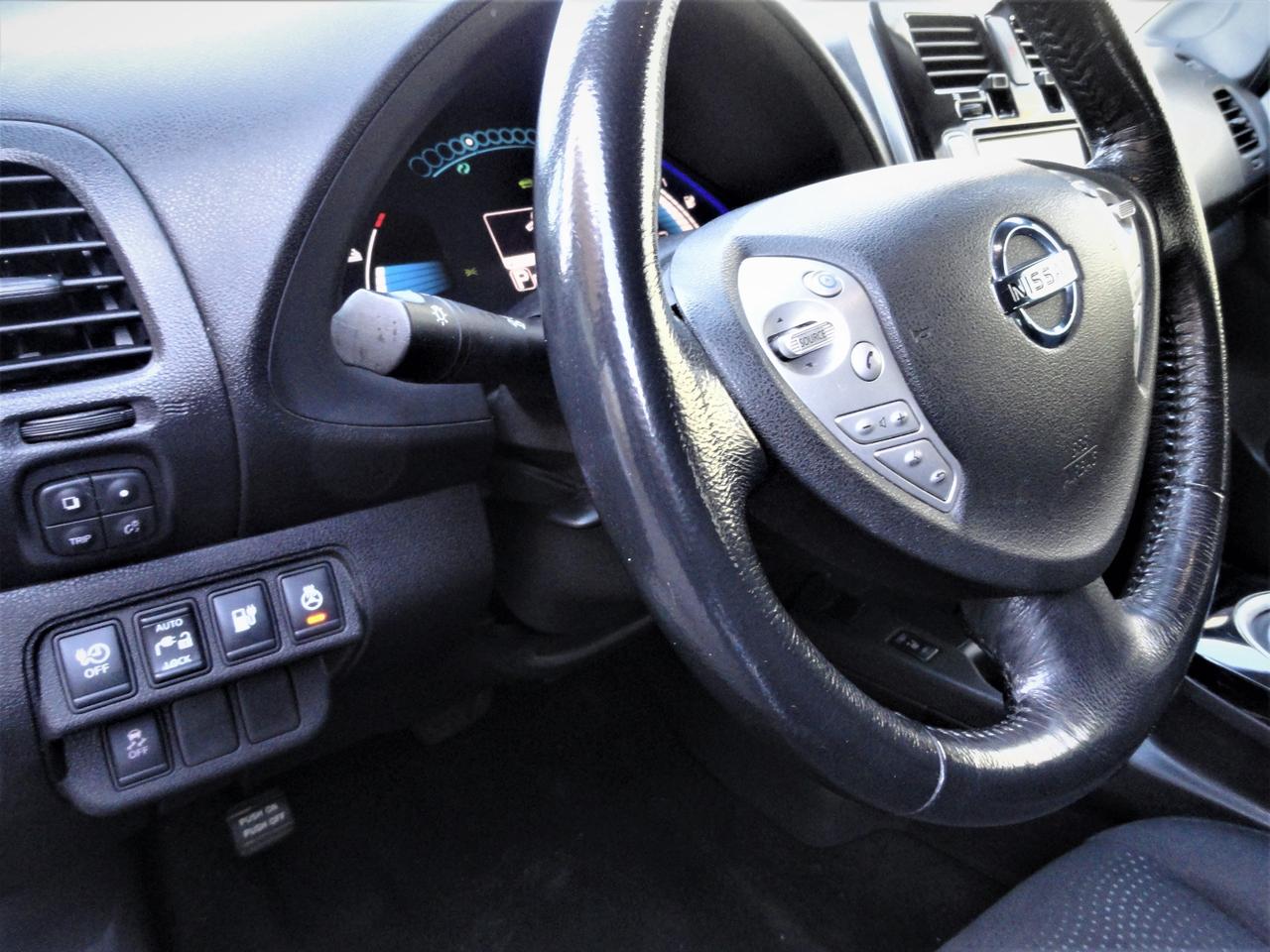 2013 Nissan Leaf SV ZERO EMISSION NAVI H. SEATS B.T. Photo