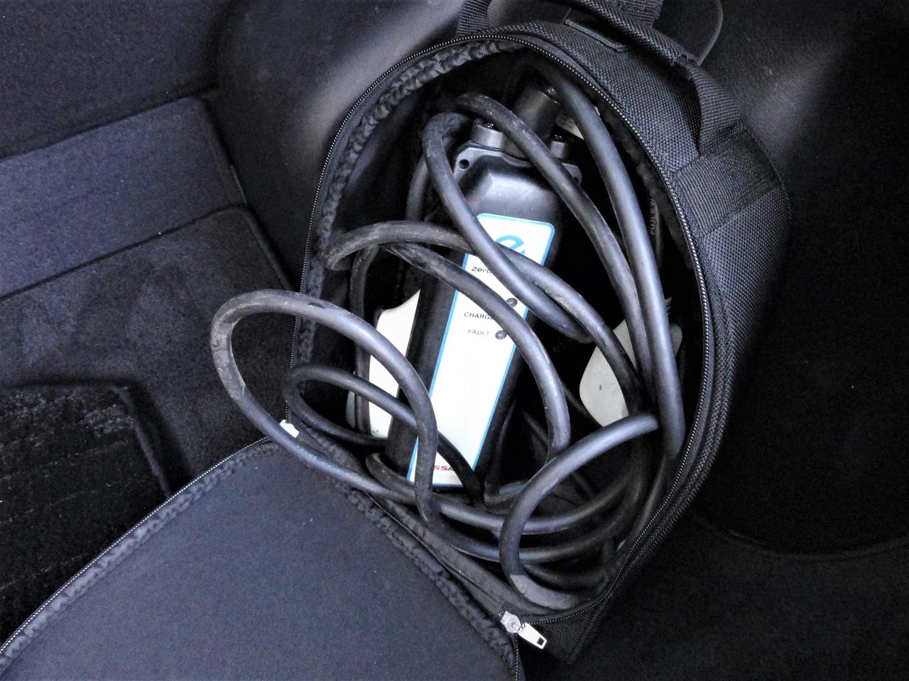 2013 Nissan Leaf SV ZERO EMISSION NAVI H. SEATS B.T. Photo