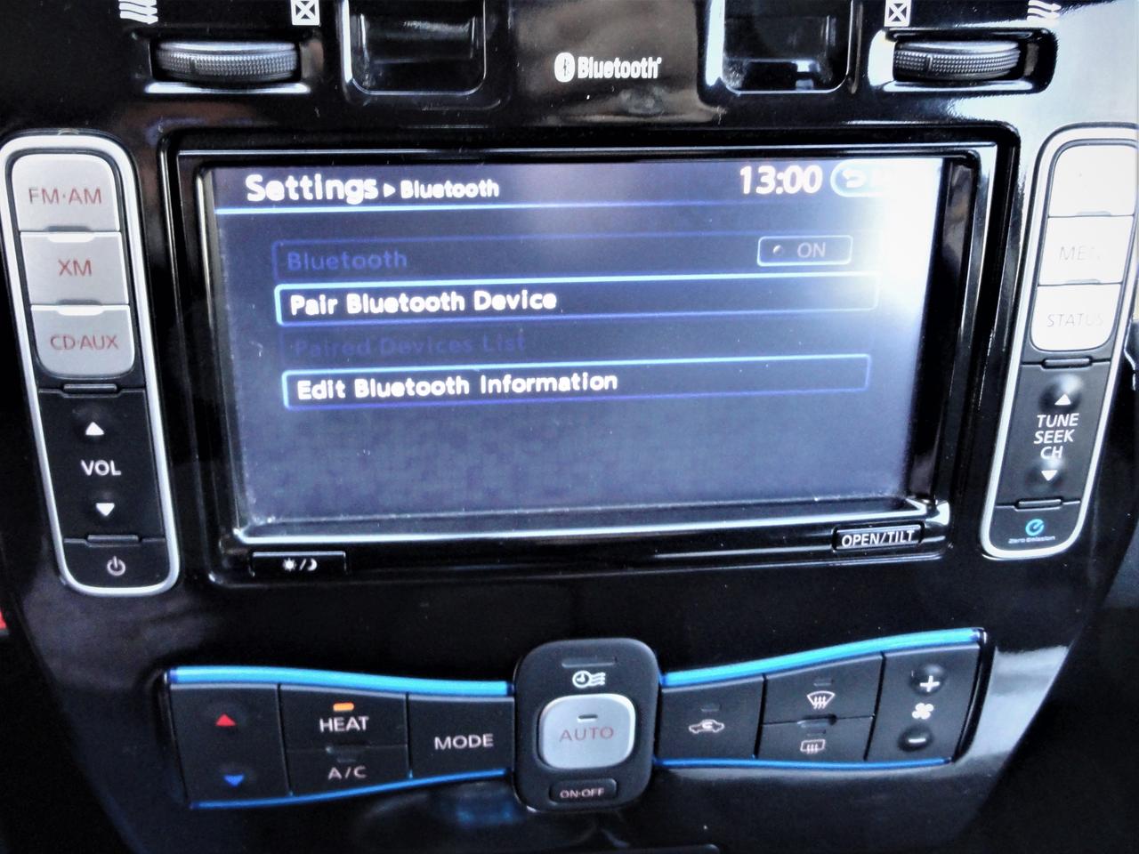 2013 Nissan Leaf SV ZERO EMISSION NAVI H. SEATS B.T. Photo