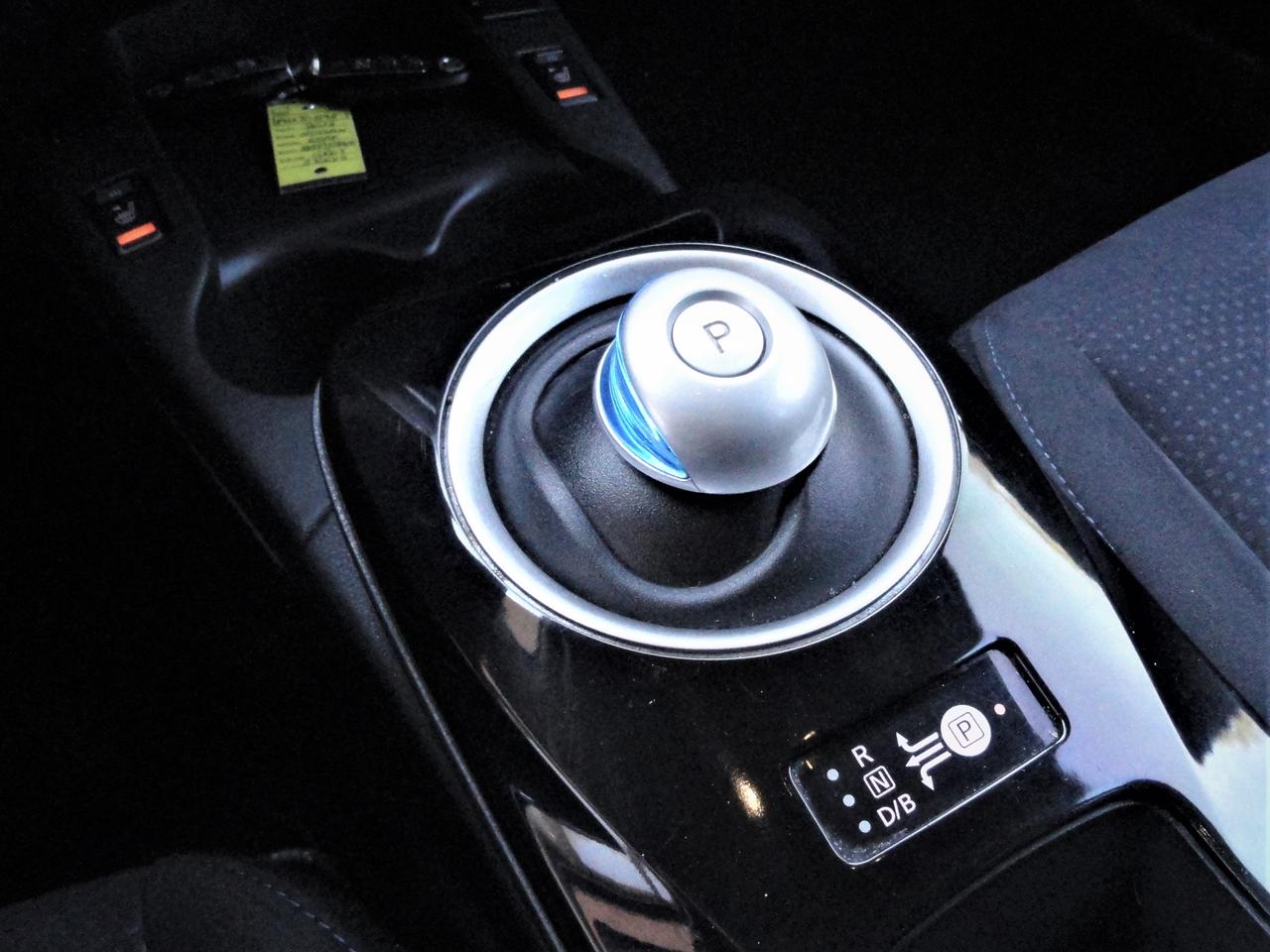 2013 Nissan Leaf SV ZERO EMISSION NAVI H. SEATS B.T. Photo