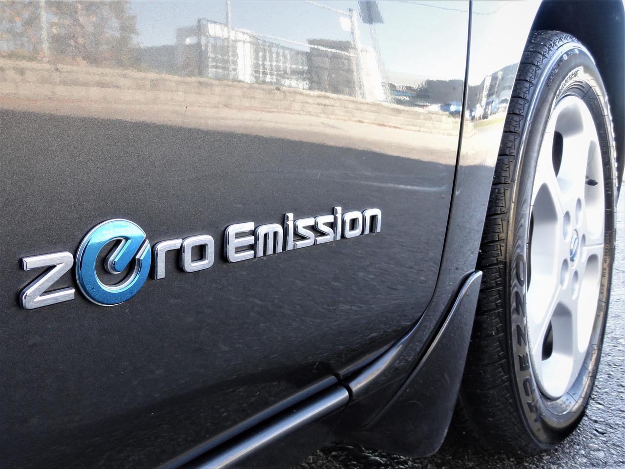 2013 Nissan Leaf SV ZERO EMISSION NAVI H. SEATS B.T. Photo