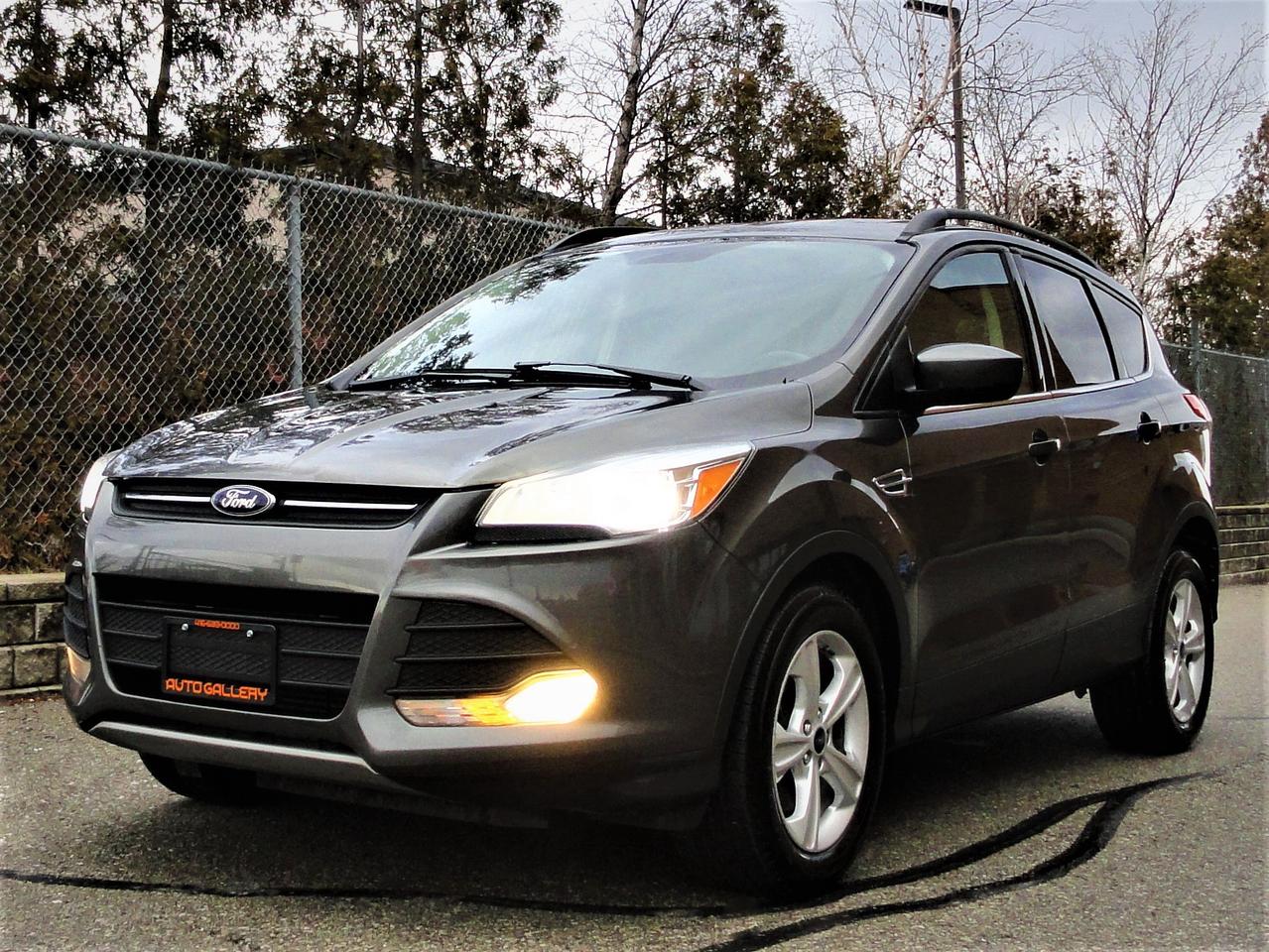 2015 Ford Escape SE 4WD, NAVI, LEATHER, SUNROOF Photo