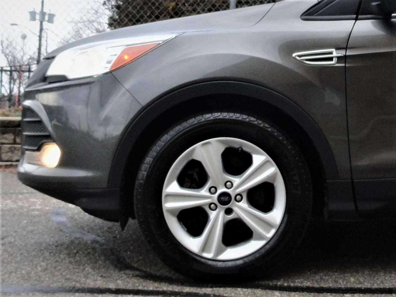 2015 Ford Escape SE 4WD, NAVI, LEATHER, SUNROOF Photo