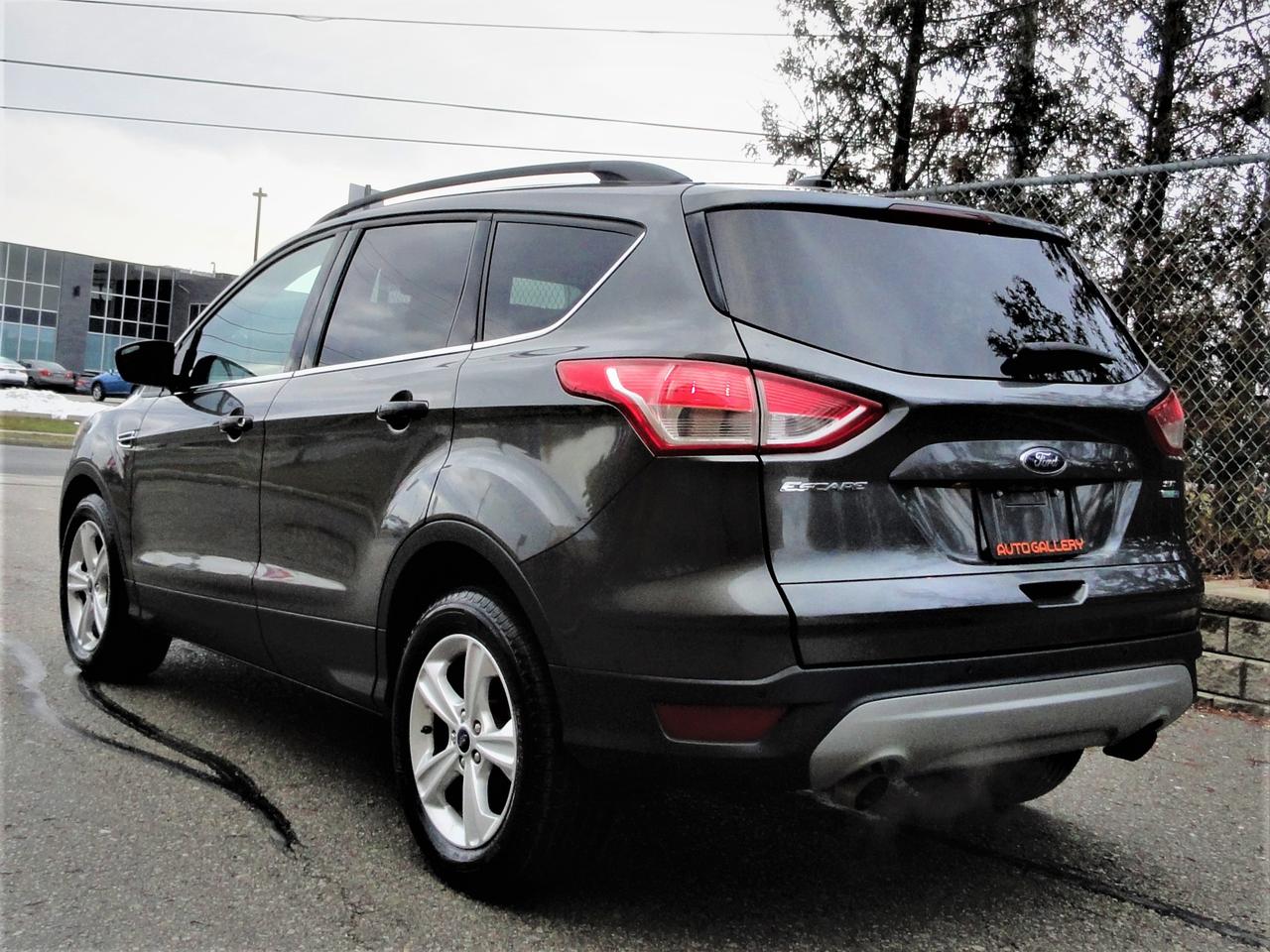 2015 Ford Escape SE 4WD, NAVI, LEATHER, SUNROOF Photo